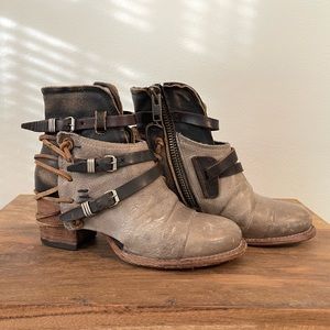 Freebird Crue Bootie in Grey Multi